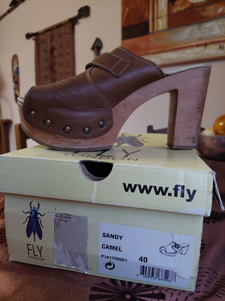 Sapatos FLY tamanho 41