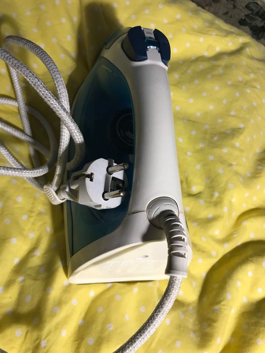 Праска Philips powerlife 2000w, паровий удар 95 g