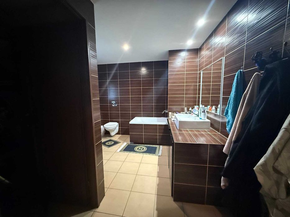 Syndyk sprzeda działkę, dom i zabudowania - wieś  Niedźwiedź