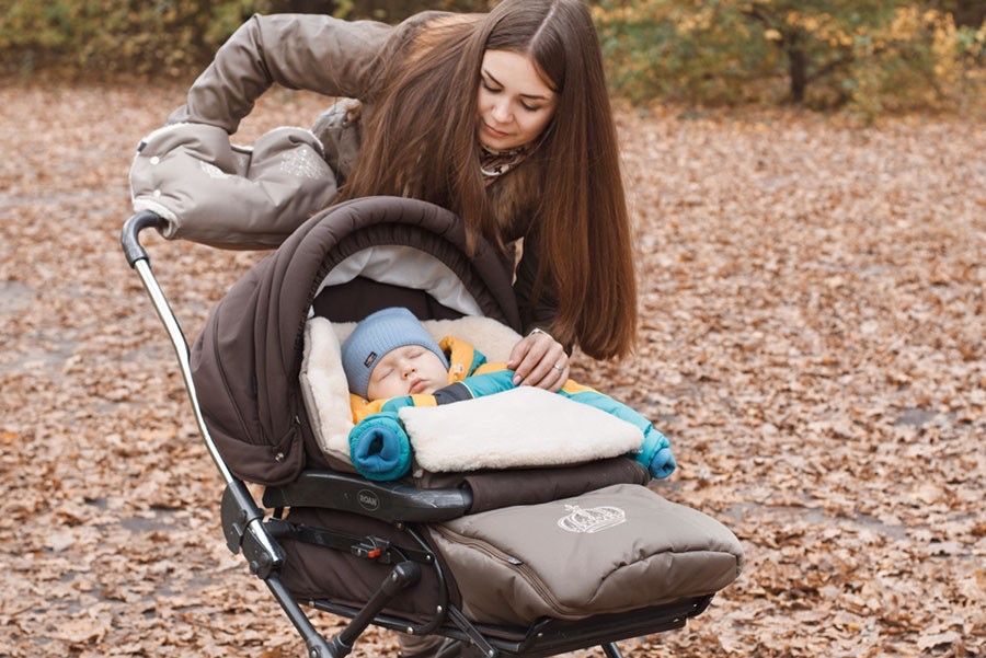 Дуже теплмй зимовий конверт в коляску на овчині