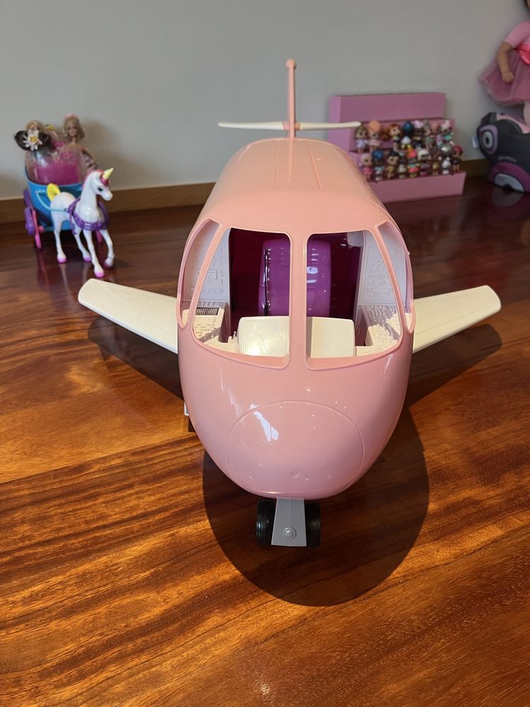 Avião da barbie equipado