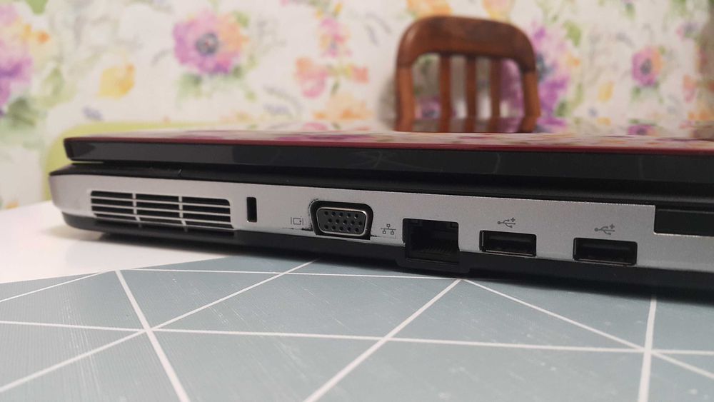 Ноутбук Dell Vostro 1015