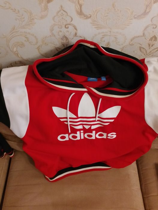 Реглан, кофта с капюшоном adidas!