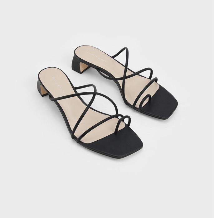 Сандалі , шльопанці meadow з ремінцями charles & keith