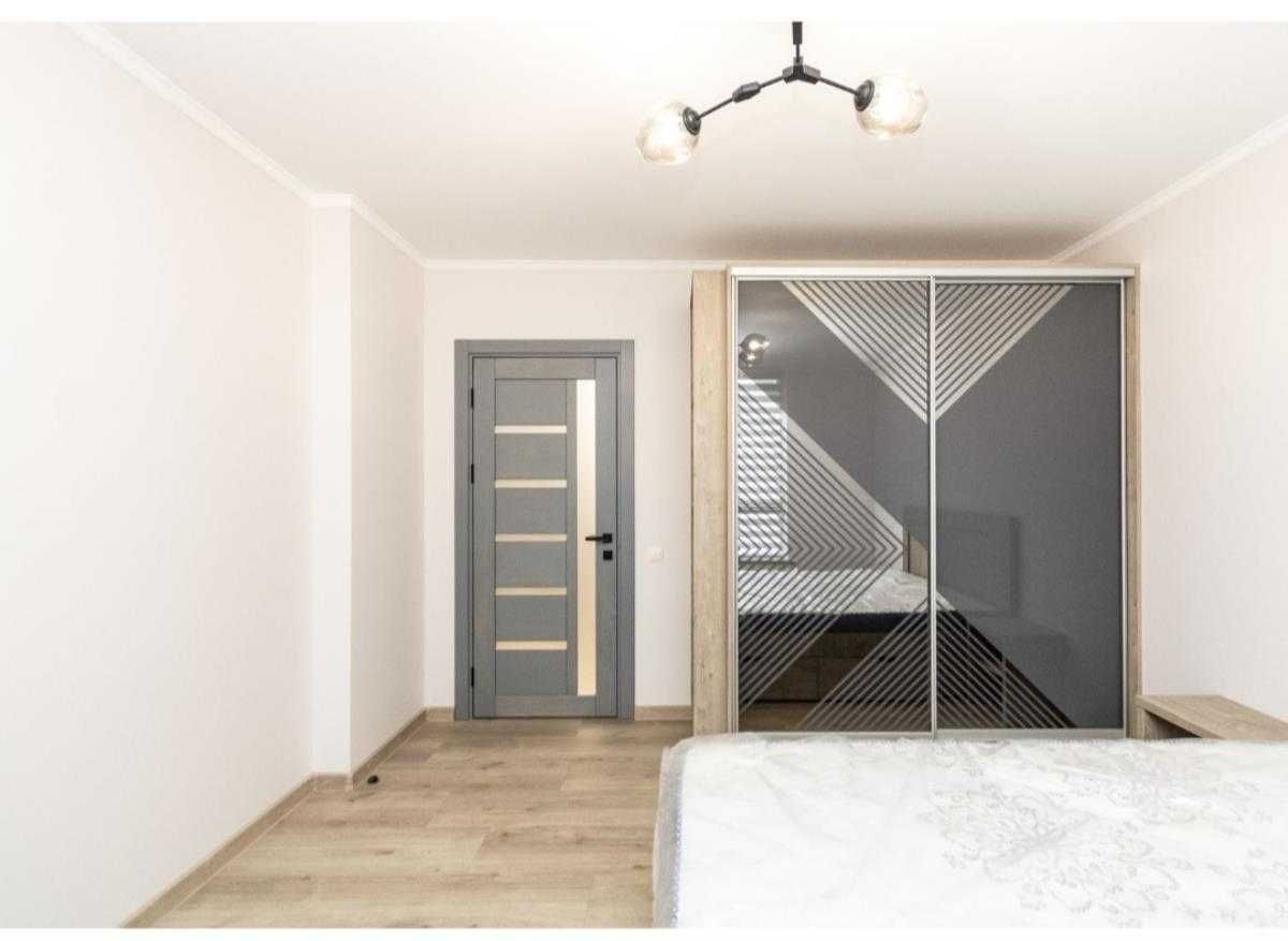 Продаж 2-кімнатної квартири в  новому  ЖК