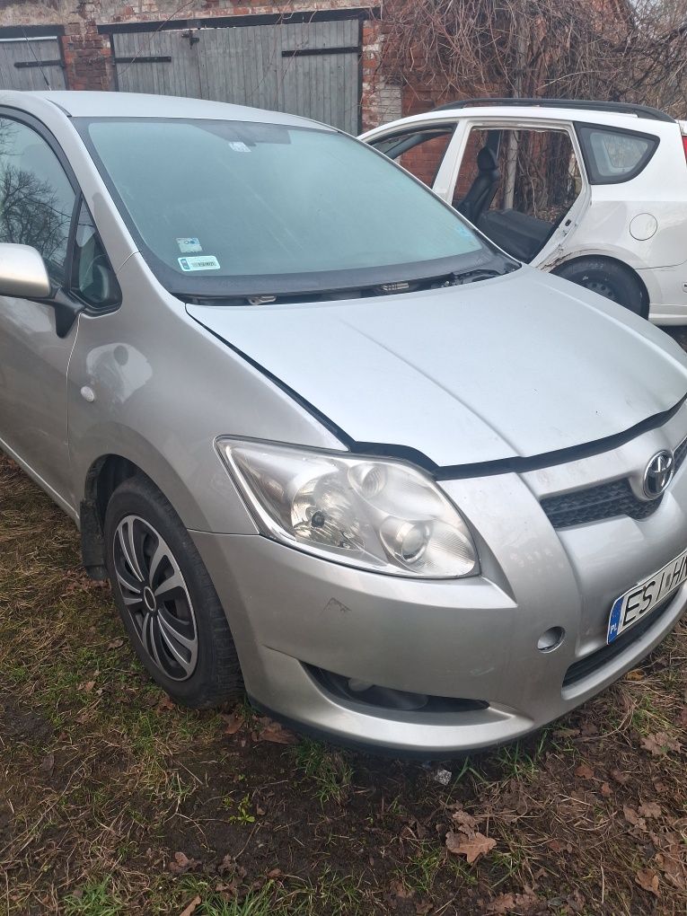 Sprzedam na.części toyota Auris 1 I 07- 2.0 D4D wszystkie elementy
