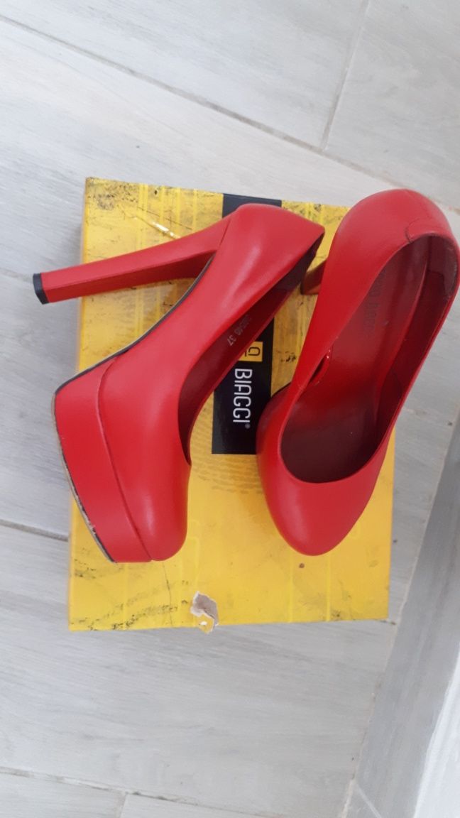 Туфлі Antonio Biaggi 37 розмір червоного кольору