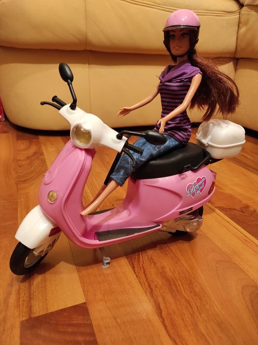 Zestaw: Lalka i motocykl, motor, kask