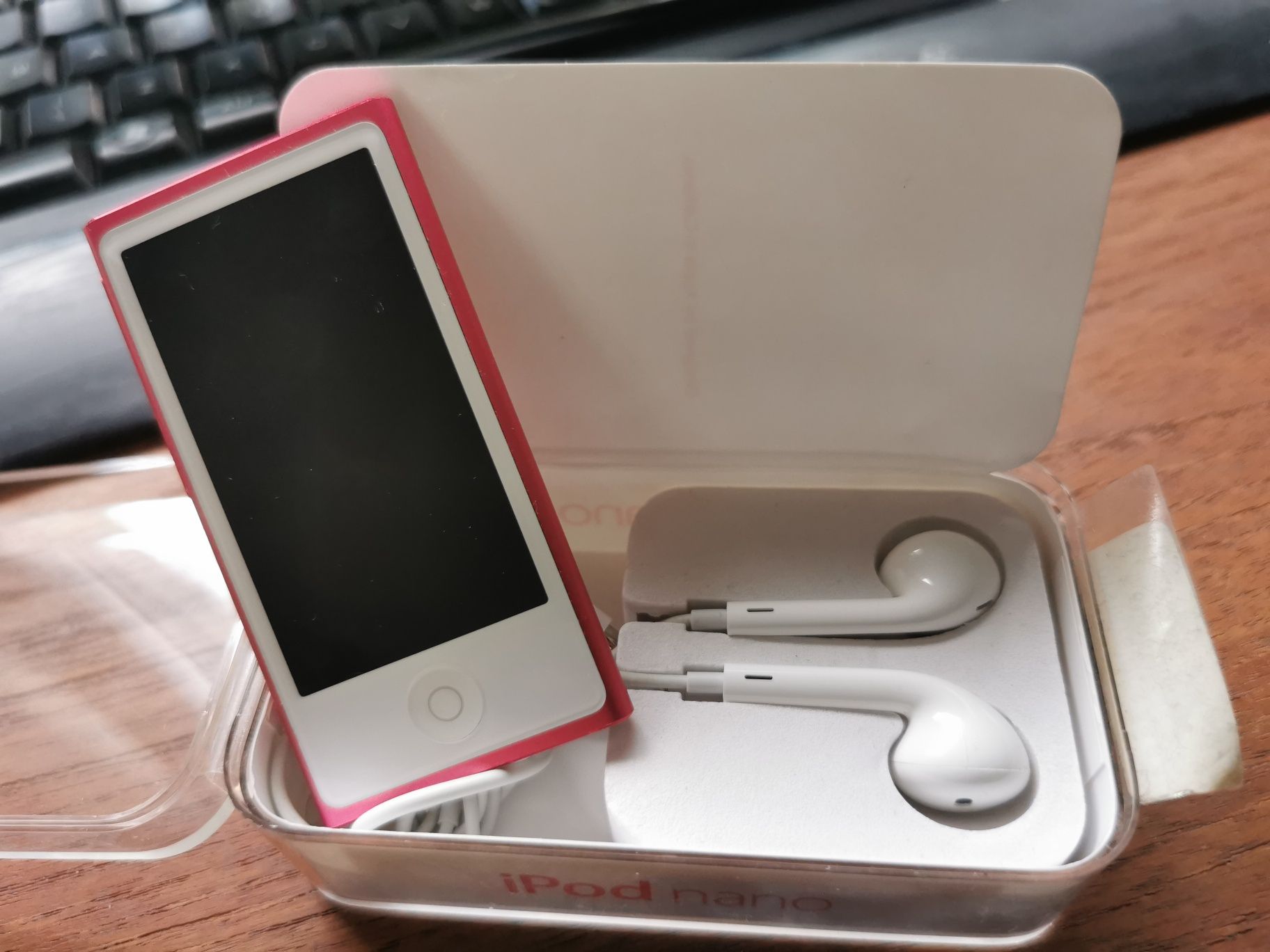 iPod nano 16GB, różowy, praktycznie nowy