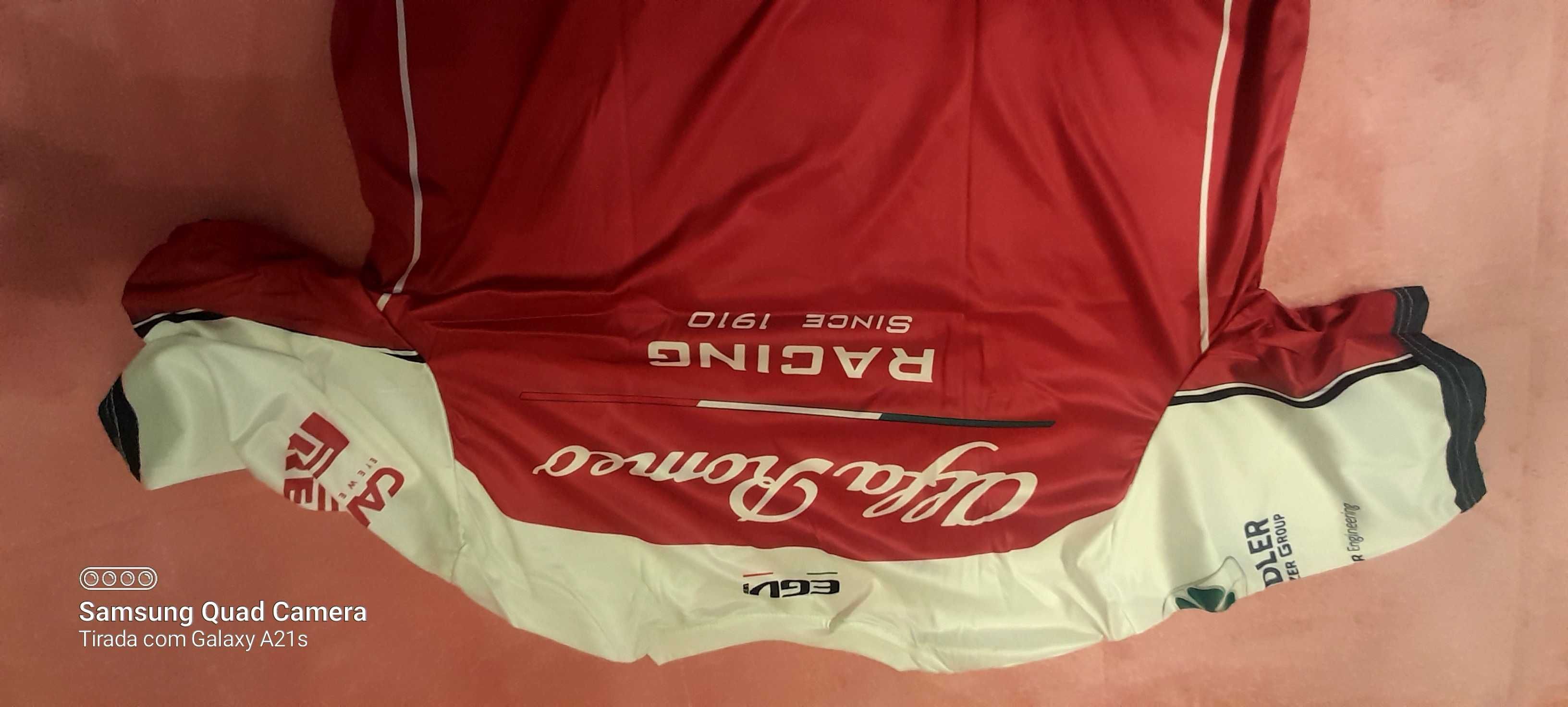 T-shirt desportiva novas