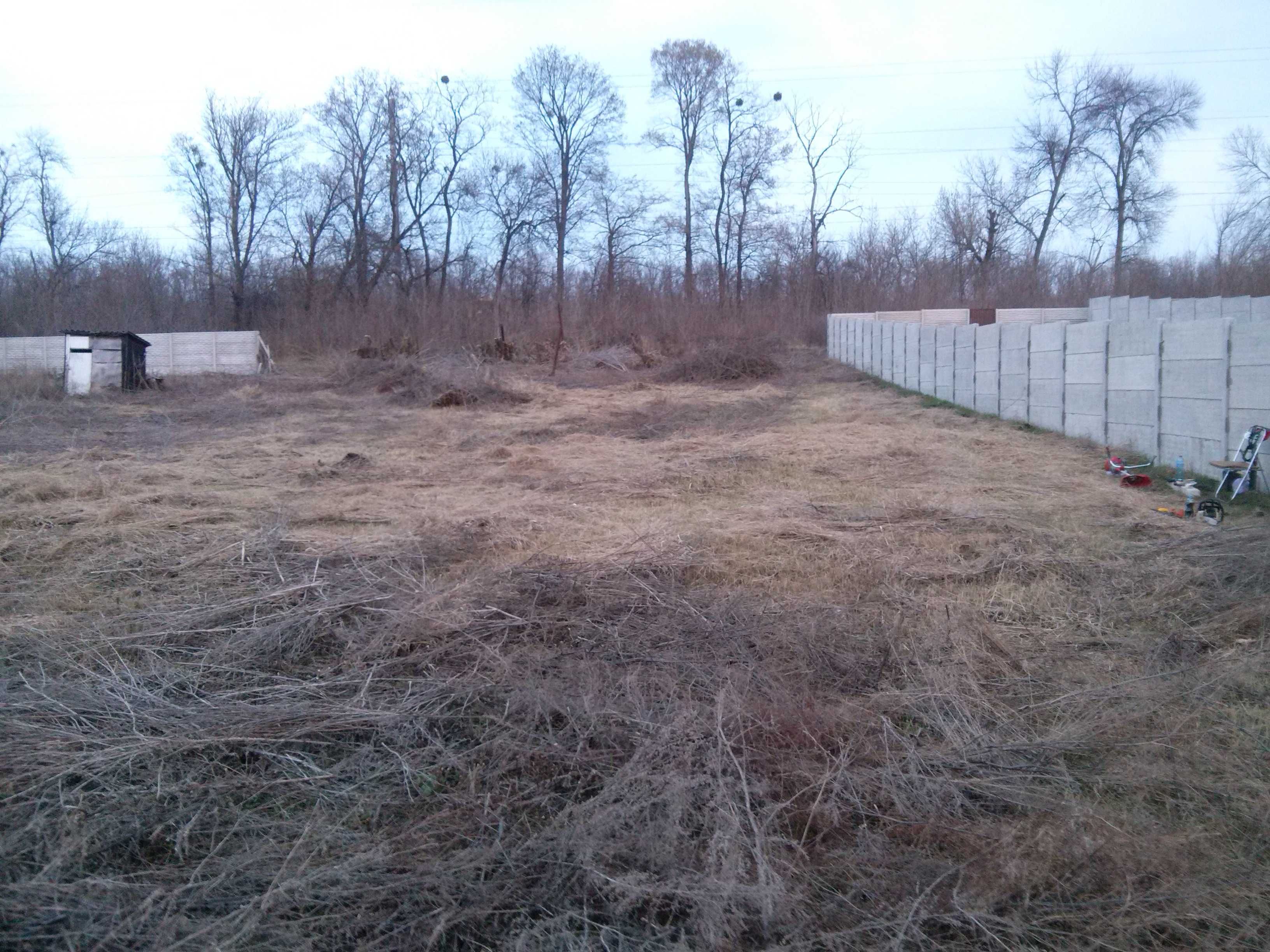 Покос травы, обрезка сада, спил деревьев, уборка участков.