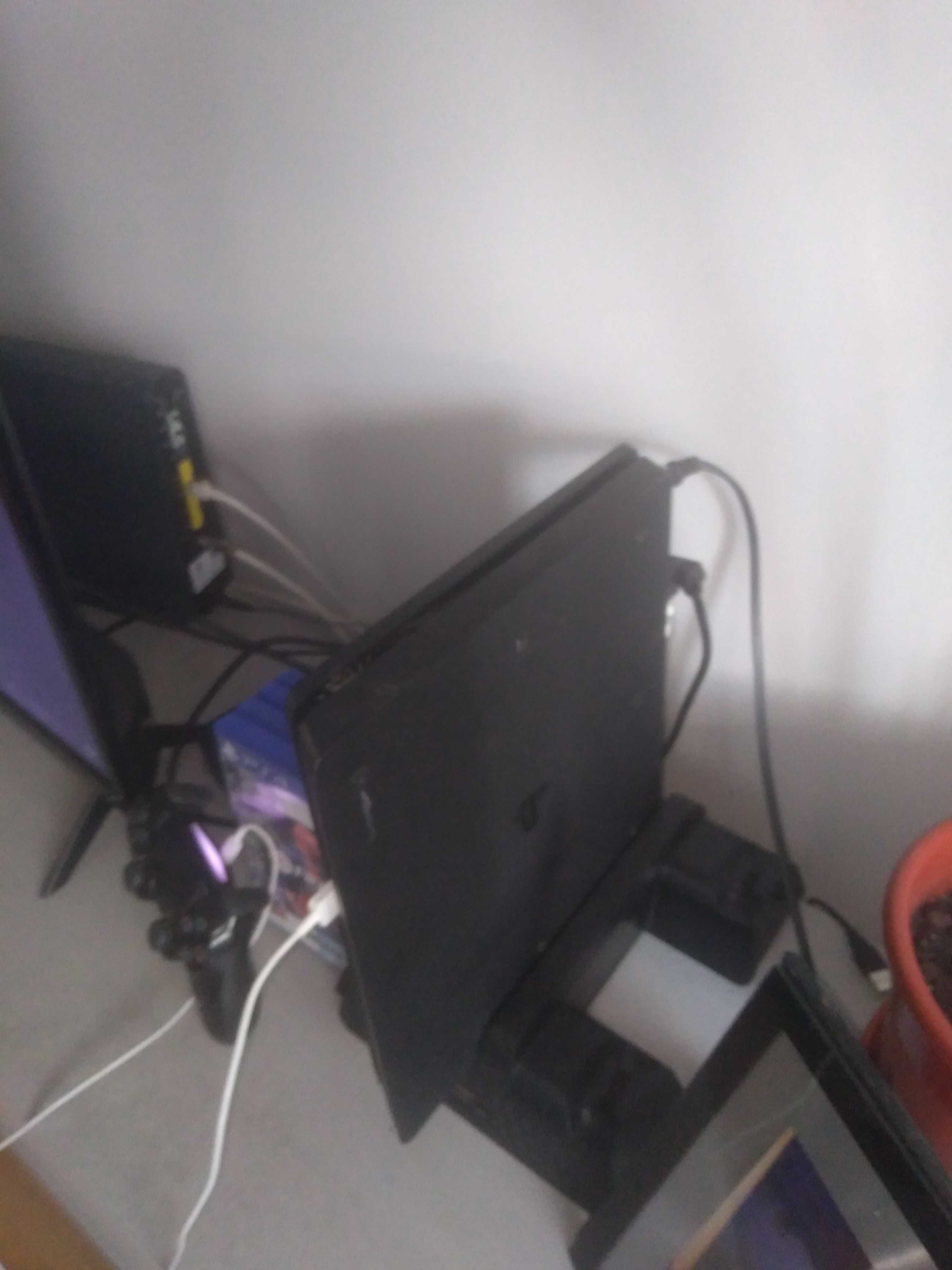 Ps4 slim 800gb 1 comando 4 fifas com suporte