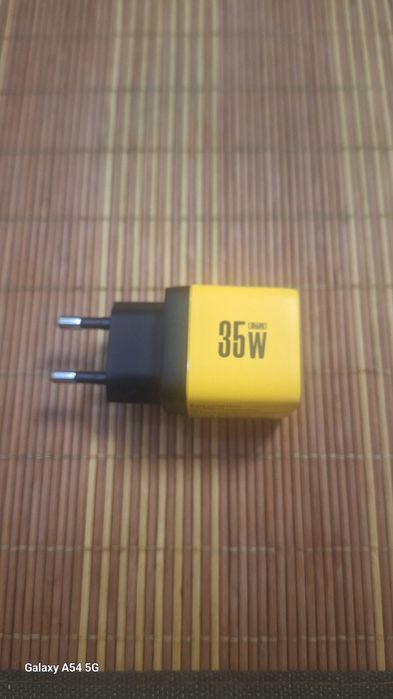 топова usb якісна зарядка 35w gan блок питания qc4 pd3