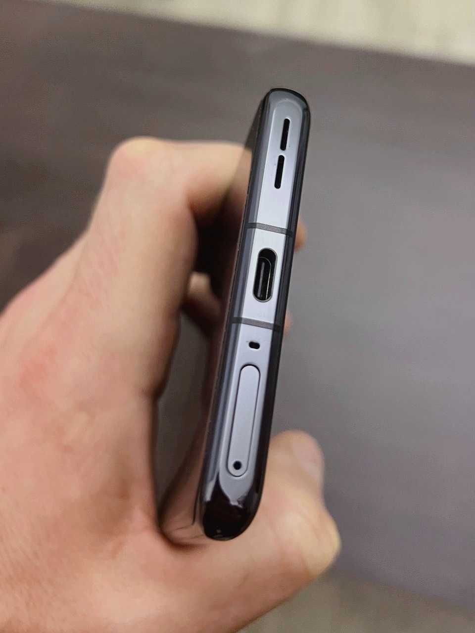 Новый OnePlus 12 – флагман для настоящих ценителей технологий!
