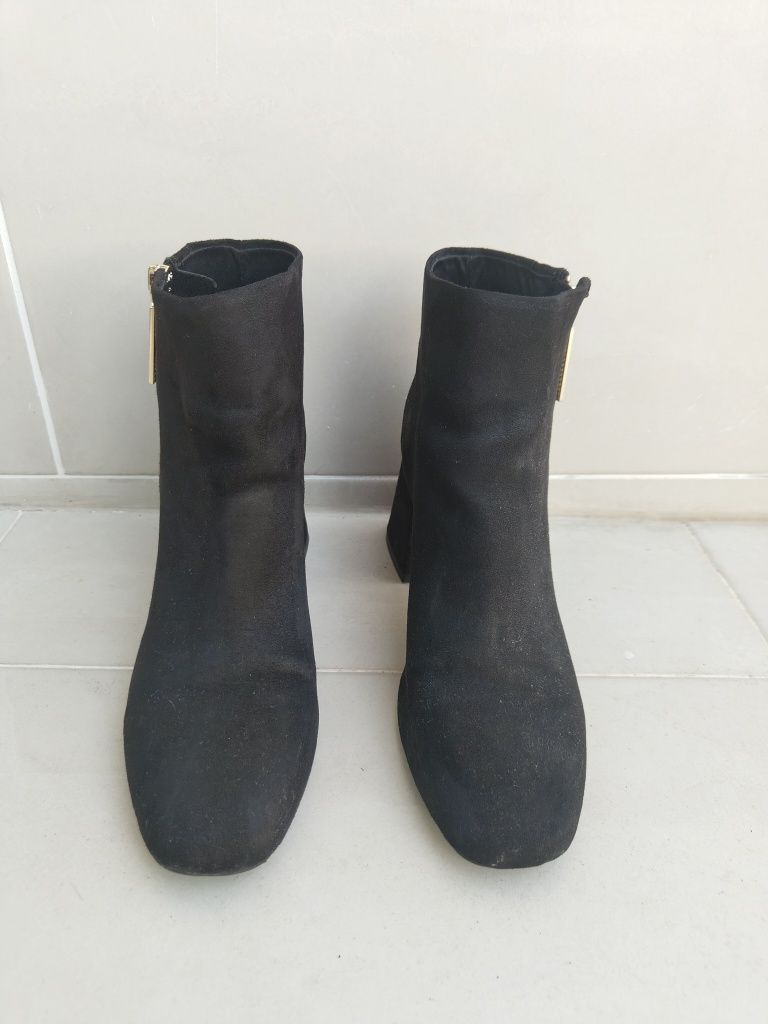 Botas Pretas salto alto Stradivarius