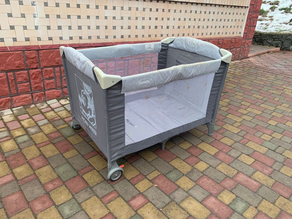 Продам дитячий манеж GeoBy