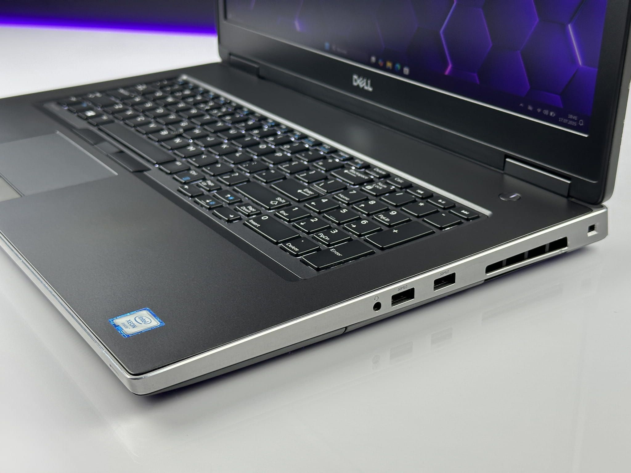 Laptop DELL Precision 7740 | Xeon E-2276M / FHD / RTX 4000 / US /FV23%