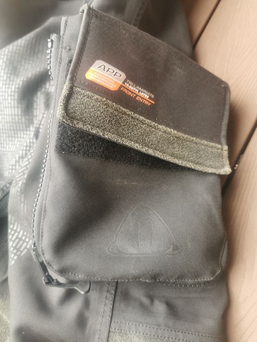 Suchy skafander damski Waterproof D7 PRO w stanie idealnym rozM