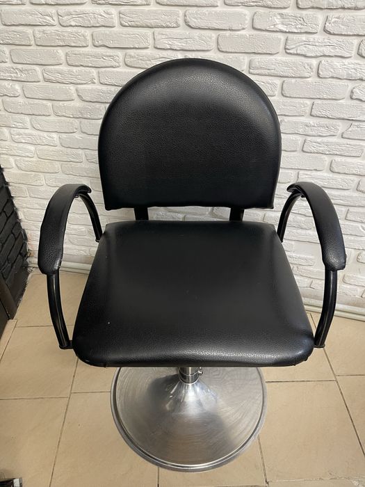 парикмахерское кресло