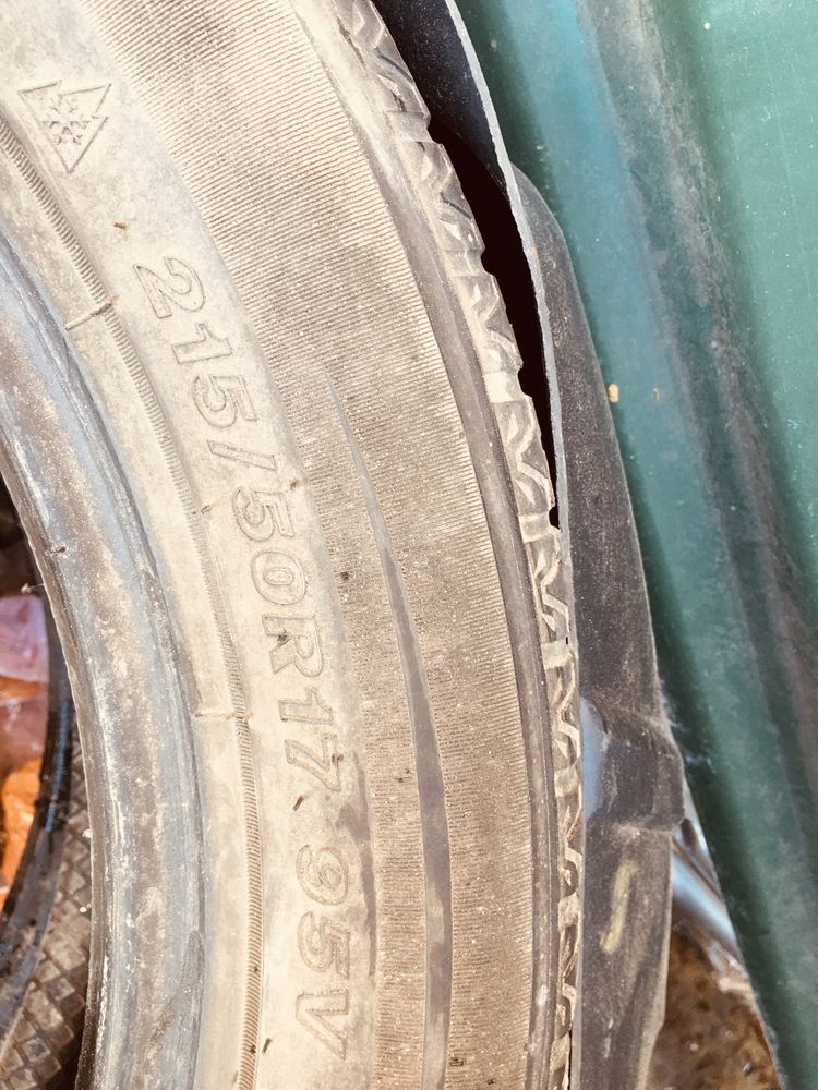 Покришки 2 шт протектор  чудовий 2 по бокам підїдений