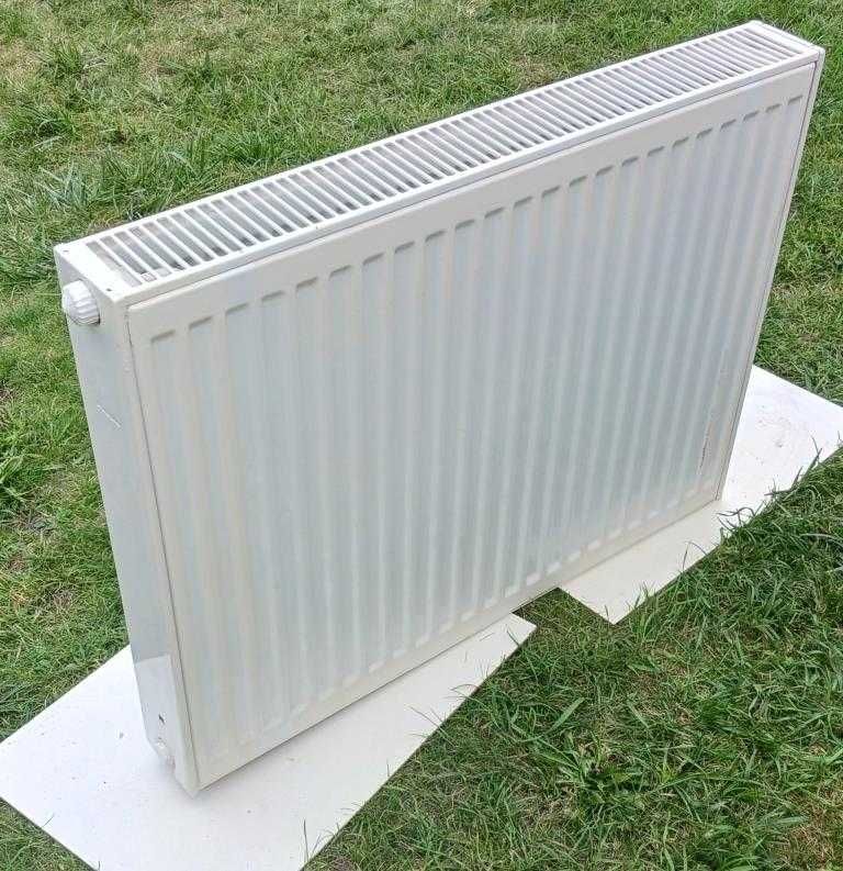 Grzejnik z podłączeniem dolnym dwupłytowy PURMO CV22 600x800 wys60cm