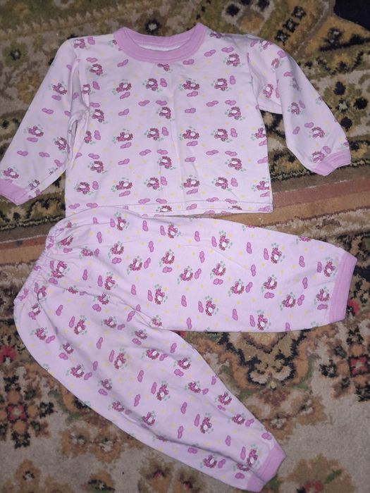 Продам на дівчинку 2 роки!