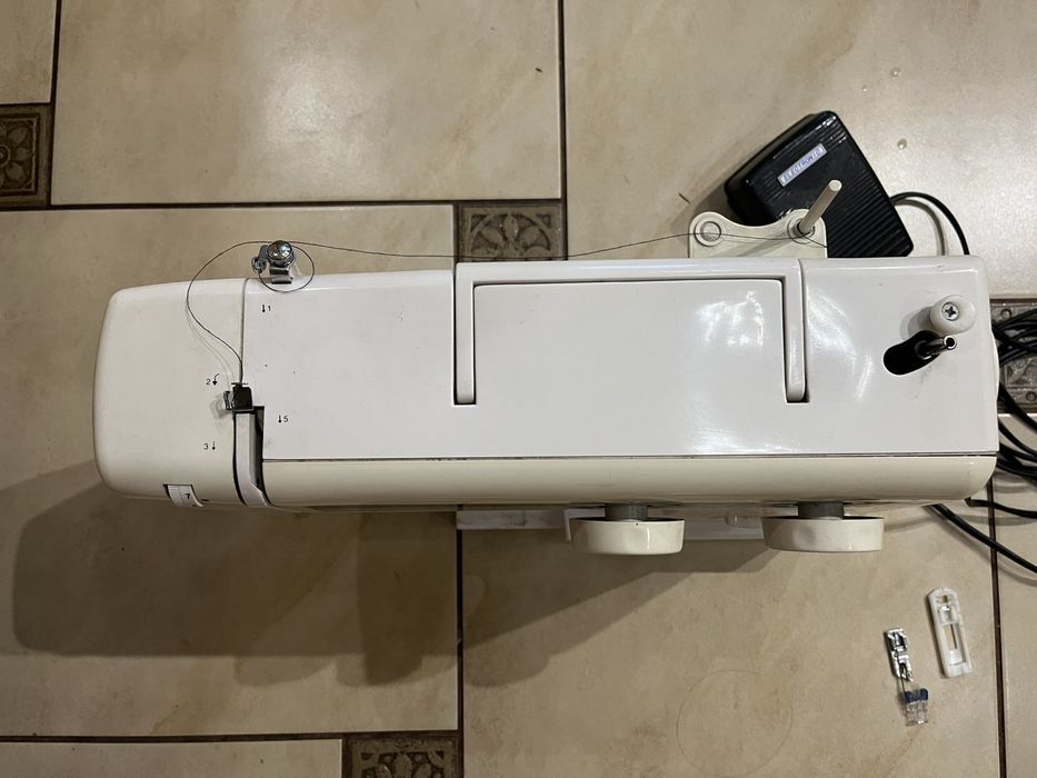 Швейна машинка AEG NM1800