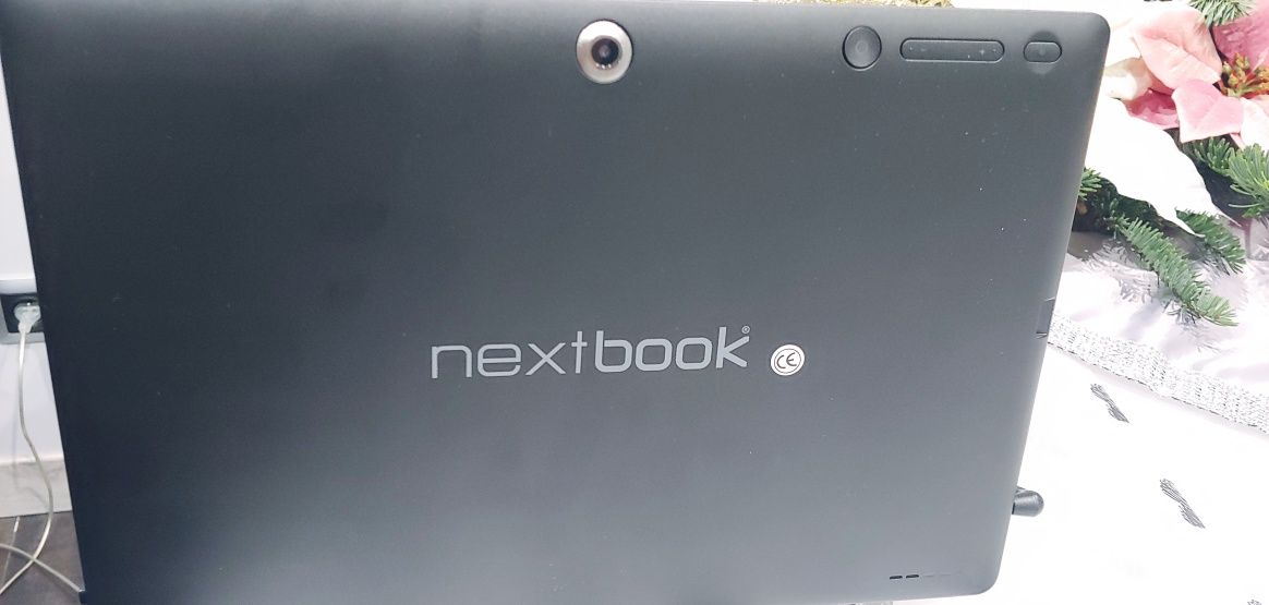 Tablet NextBook + klawiatura