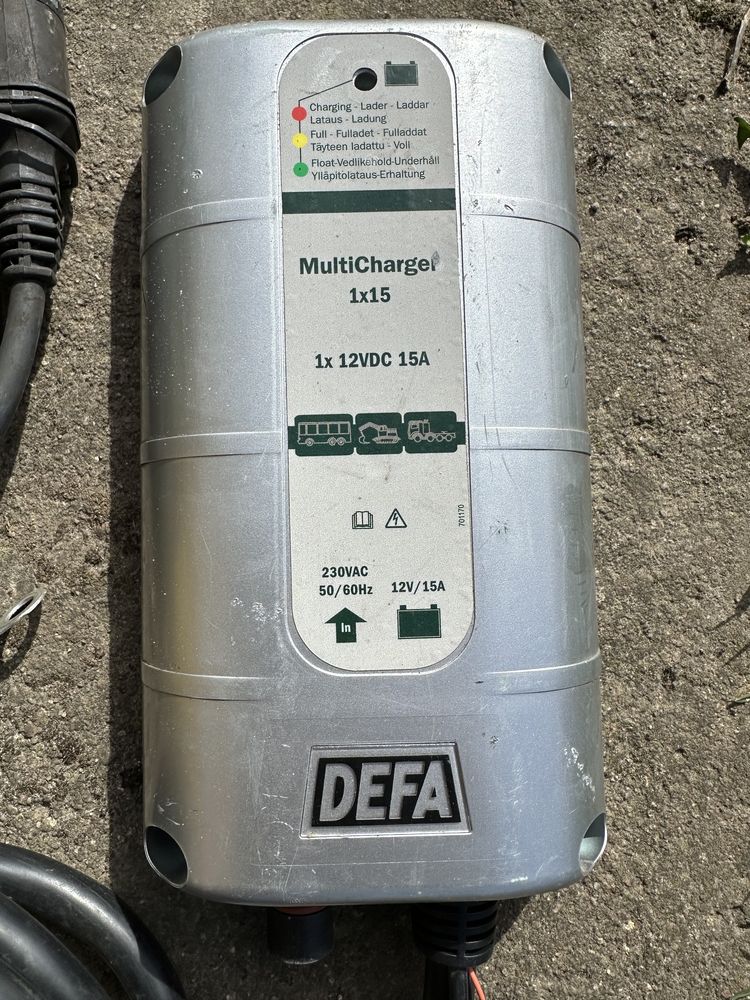 Mocna ładowarka do Akumulatorów DEFA MultiCharger 1x15A Transporter T6