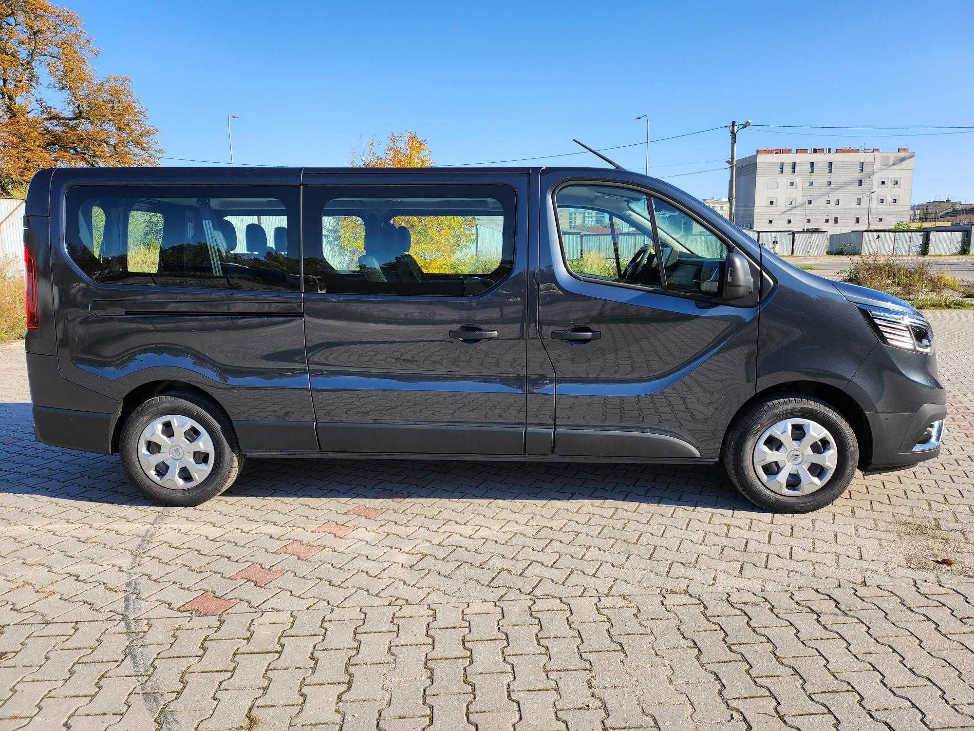 Wynajem busa Renault Trafic, bogate wyposażenie, nowy, 9 osobowy