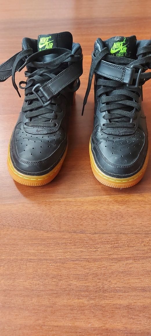Ténis nike bota pouco usados
