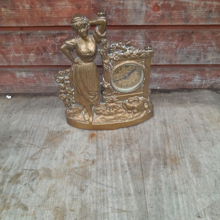 Piękny zegar mosiężny kominkowy