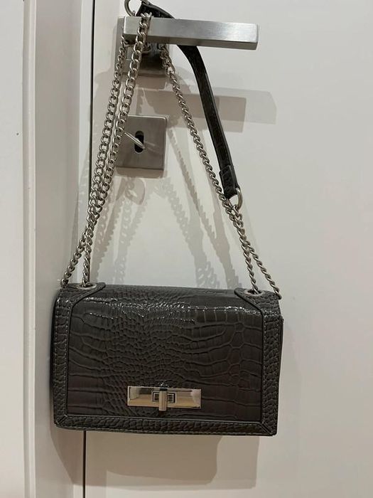 Bolsa de ombro nova Stradivarius (Oportunidade)