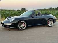 Porsche 911 Kultowa Carrera, najbardziej surowa - napęd tył, skrzynia manual.