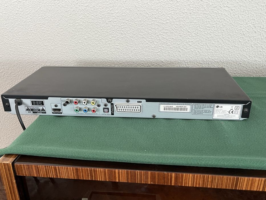 Dvd marca lg a trabalhar muito bem sem comando