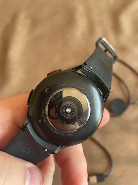Смарт-часы Samsung Galaxy Watch 5 Pro
