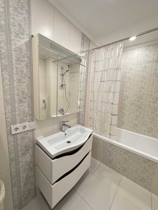 БЕЗ КОМІСІЇ! Єоселя!Продається 4-к таунхаус в Святопетрівському районі