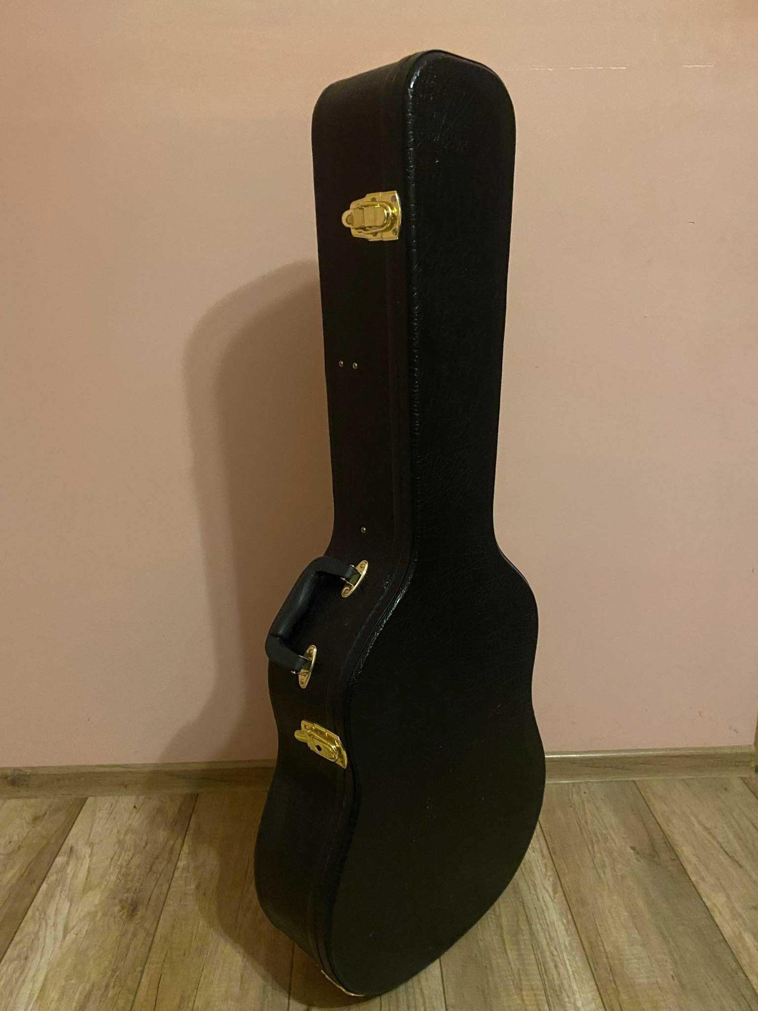 Sprzedam używaną gitarę klasyczną Takamince GC1