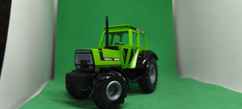 Siku traktor Deutz-Fahr 1 32