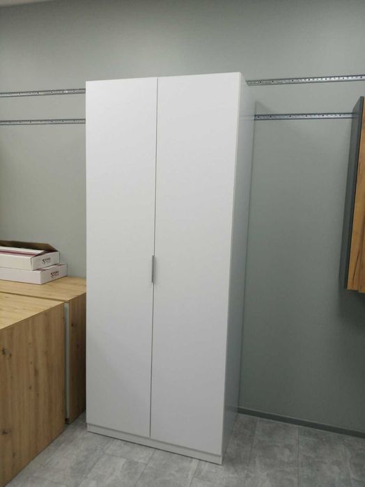 Шафи в передпокій