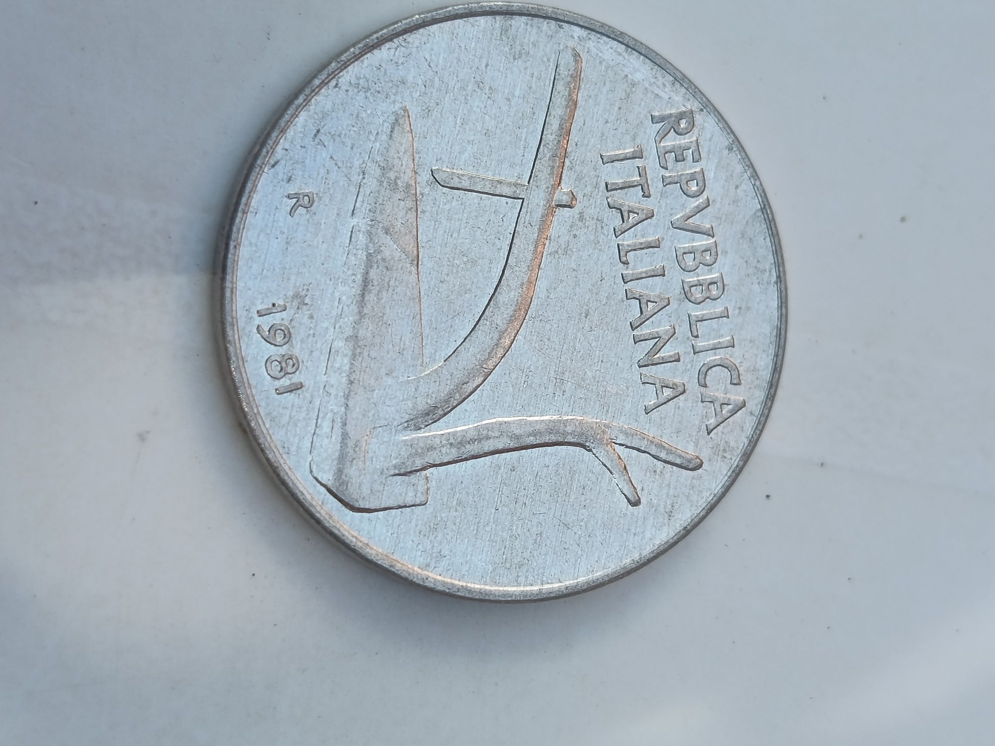 moeda 10 litros em muito bom estado 1981
