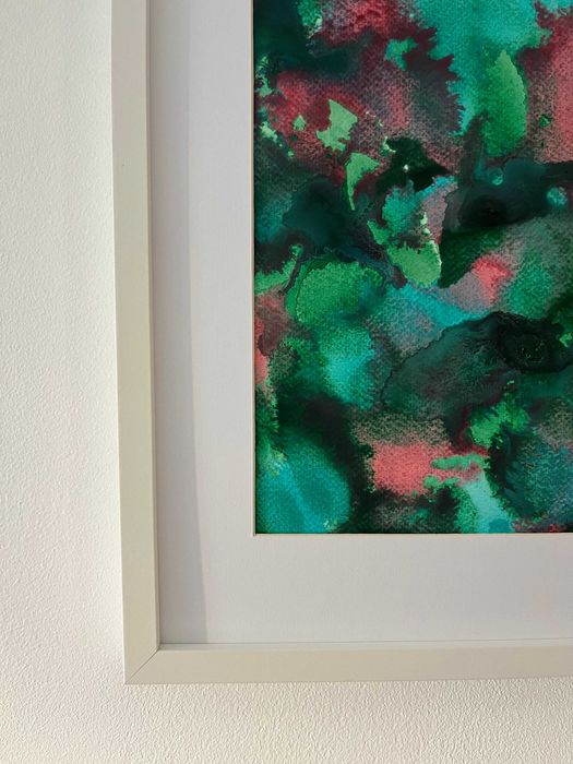 Pintura abstrata em acrílico em tons de azul e verde com moldura 30x40