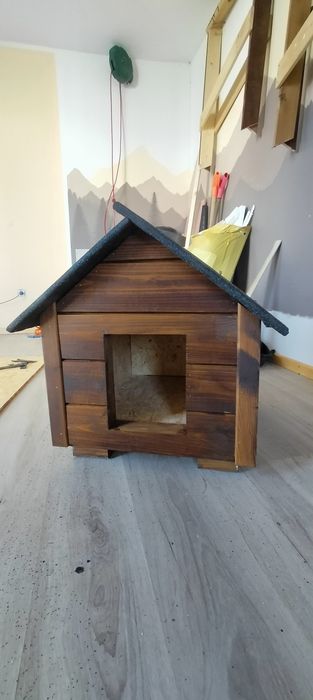 Buda dla psa ocieplona