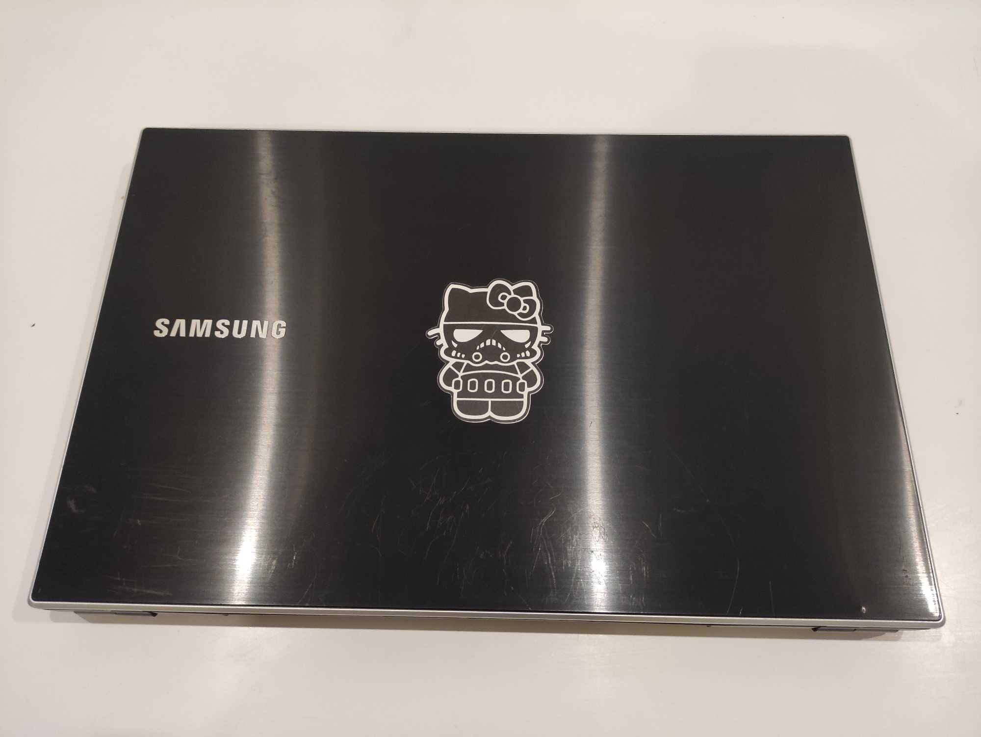 Laptop SAMSUNG NP300V5A i5/4GB/GT520MX