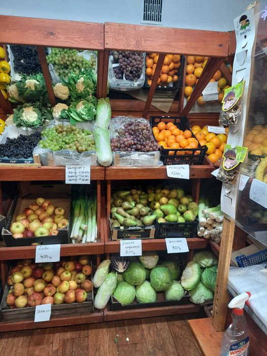 Regały na warzywa-owoce do sklepu