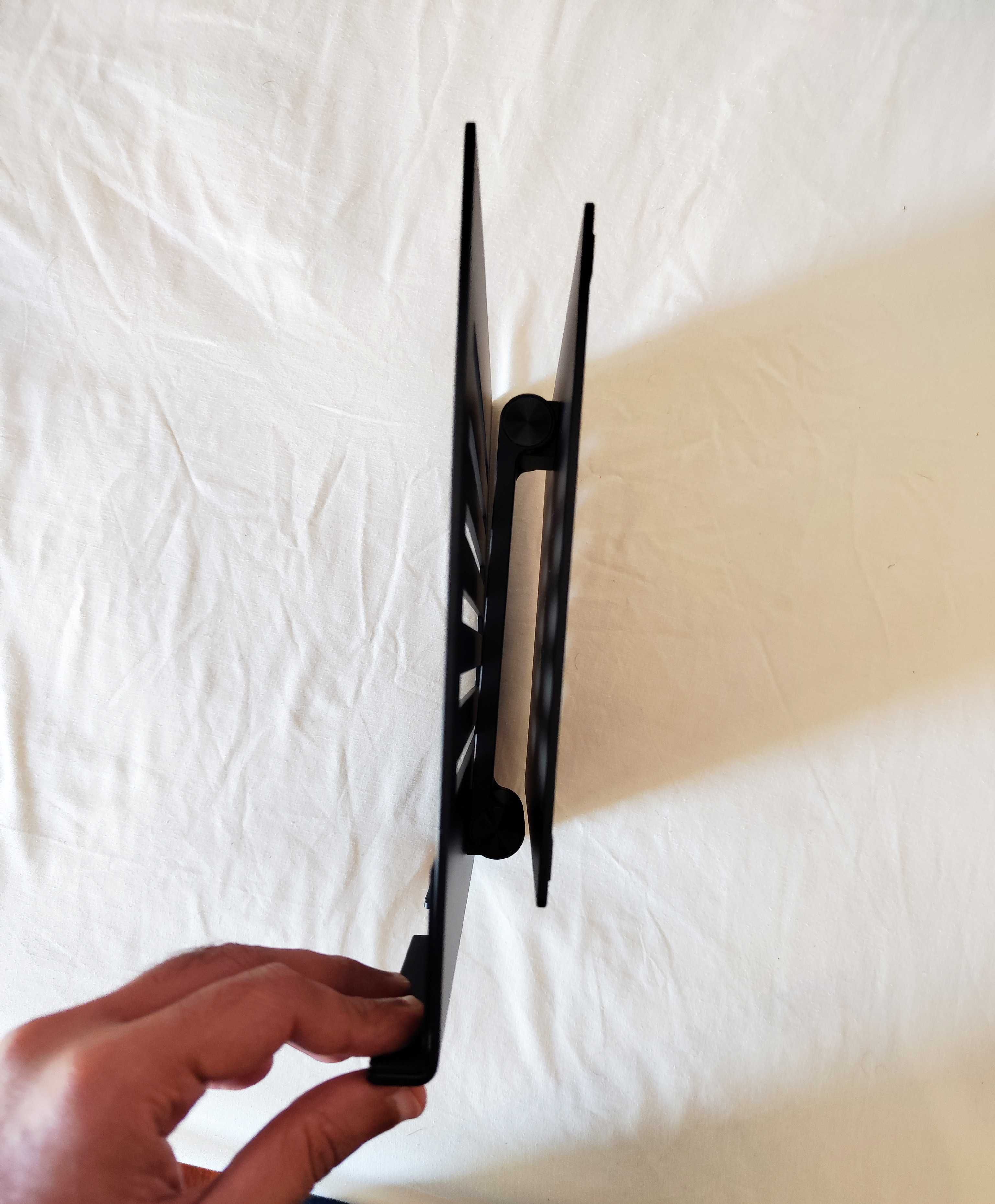 Razer Adjustable Laptop Stand / Suporte Ajustável Para Portátil Razer