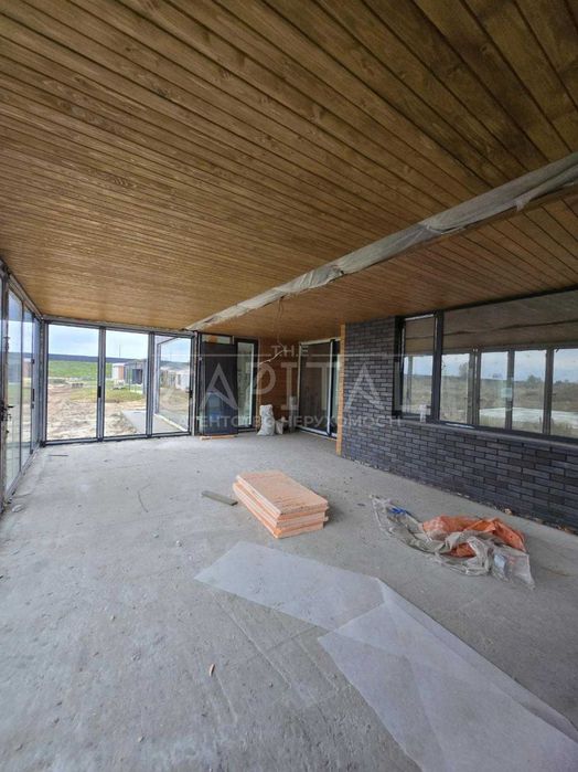 продаж будинку Осещина 350кв.м.