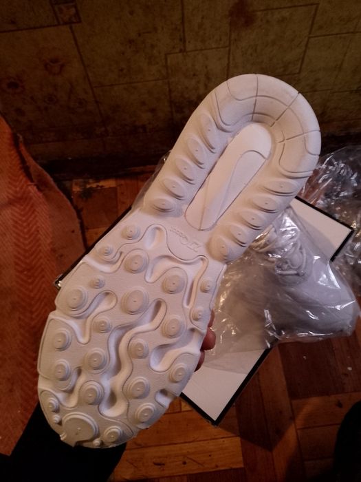 Кросівки найк орігінал нові 40розмір не разу не носились