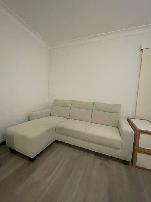 Sofá Cinza Ikea de 3 lugares com chaiselong