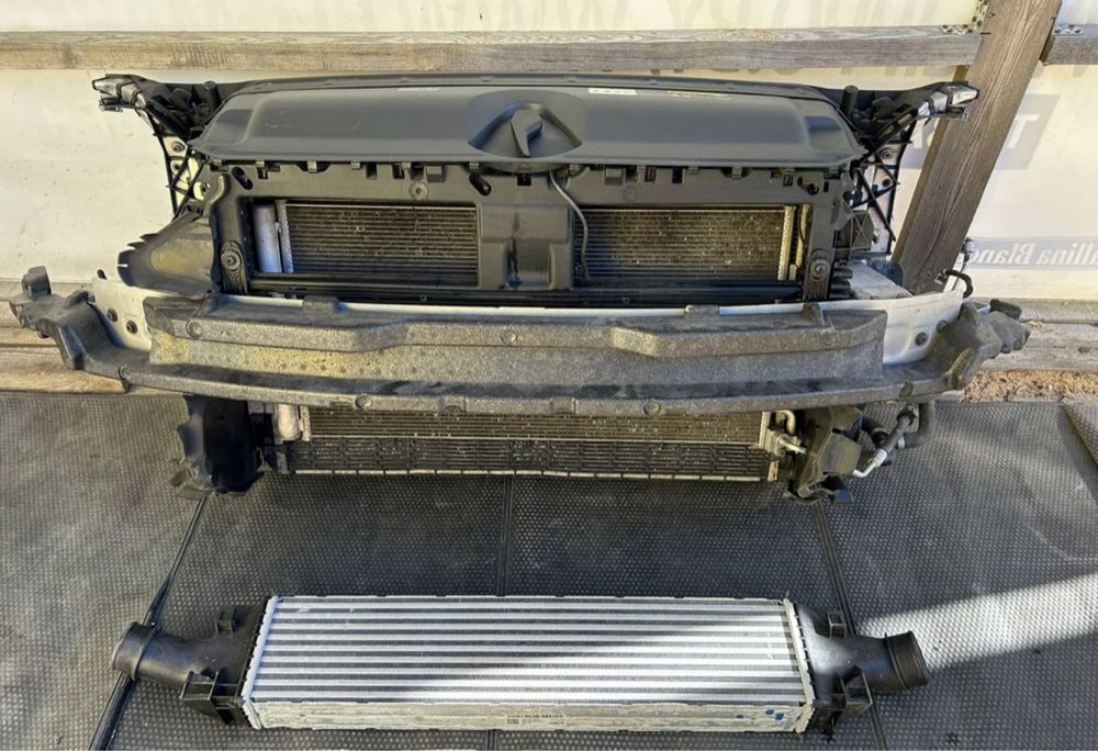 Телевізор панель радіатори AUDI A5 a4 f5 b9